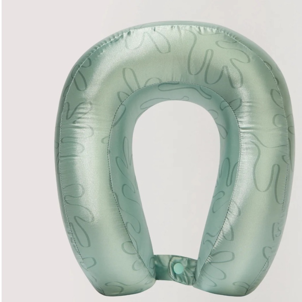 LOST + WANDER frequent flyer travel pillow